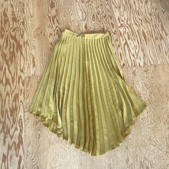 Banana Republic high-low pleated skirt, size 8 - Picture 5 of 8
